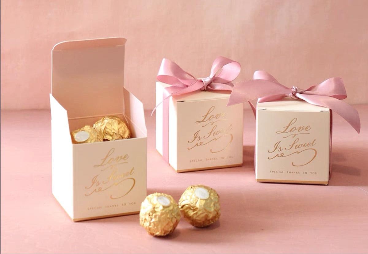 Square favour boxes